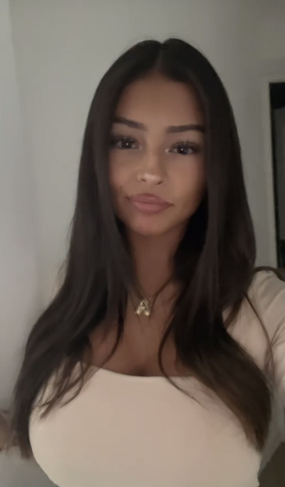 Chloe R.